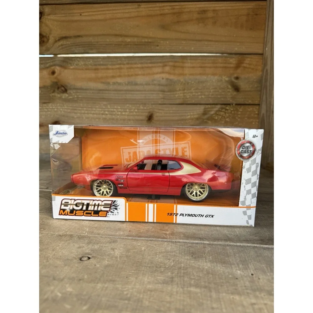 1972 PLYMOUTH GTX RED W/GOLD GRAPHICS 1/24 DIECAST MODEL CAR BY JADA‎ 34206